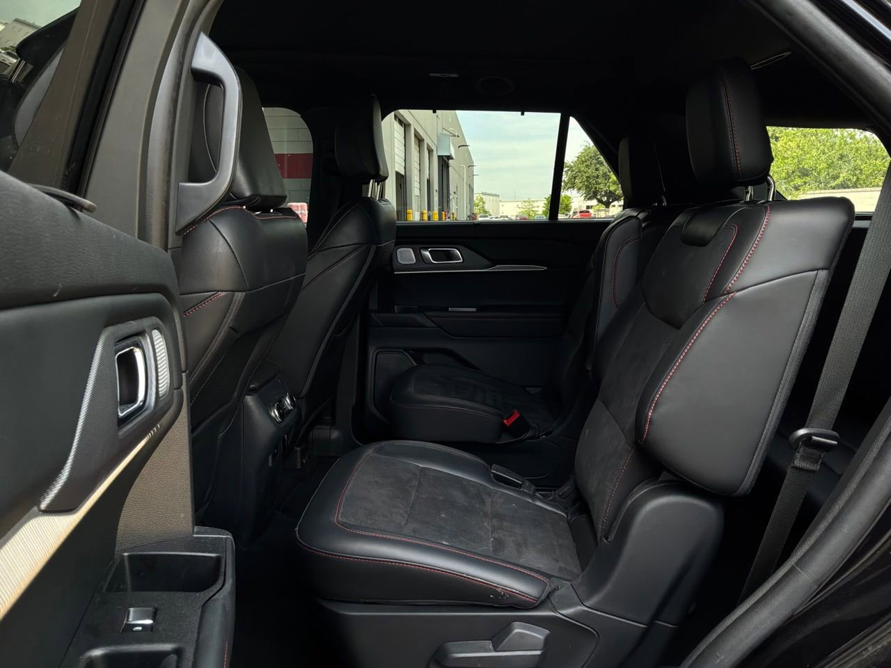 Used 2025 Ford Explorer ST AWD/4WD image 12