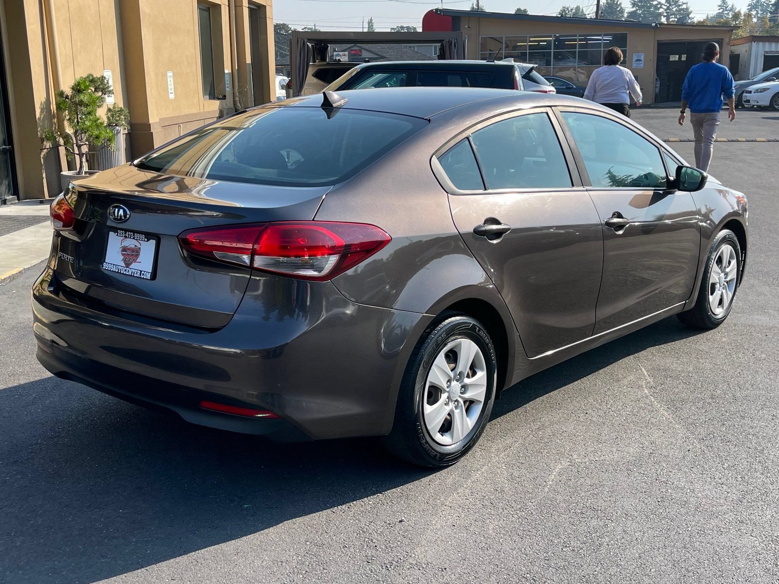Used 2017 Kia Forte LX FWD image 4