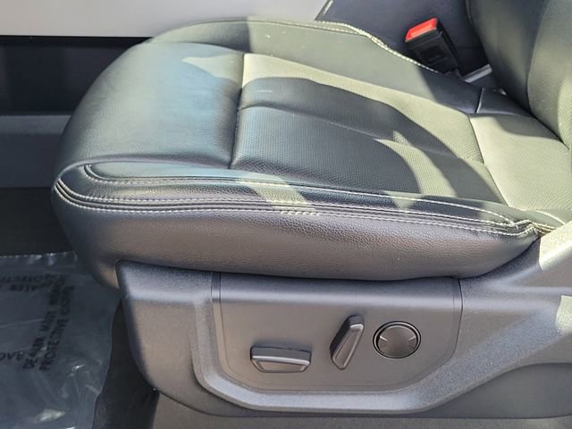 Certified 2022 Ford F250 Lariat w/ Lariat Ultimate Package image 18