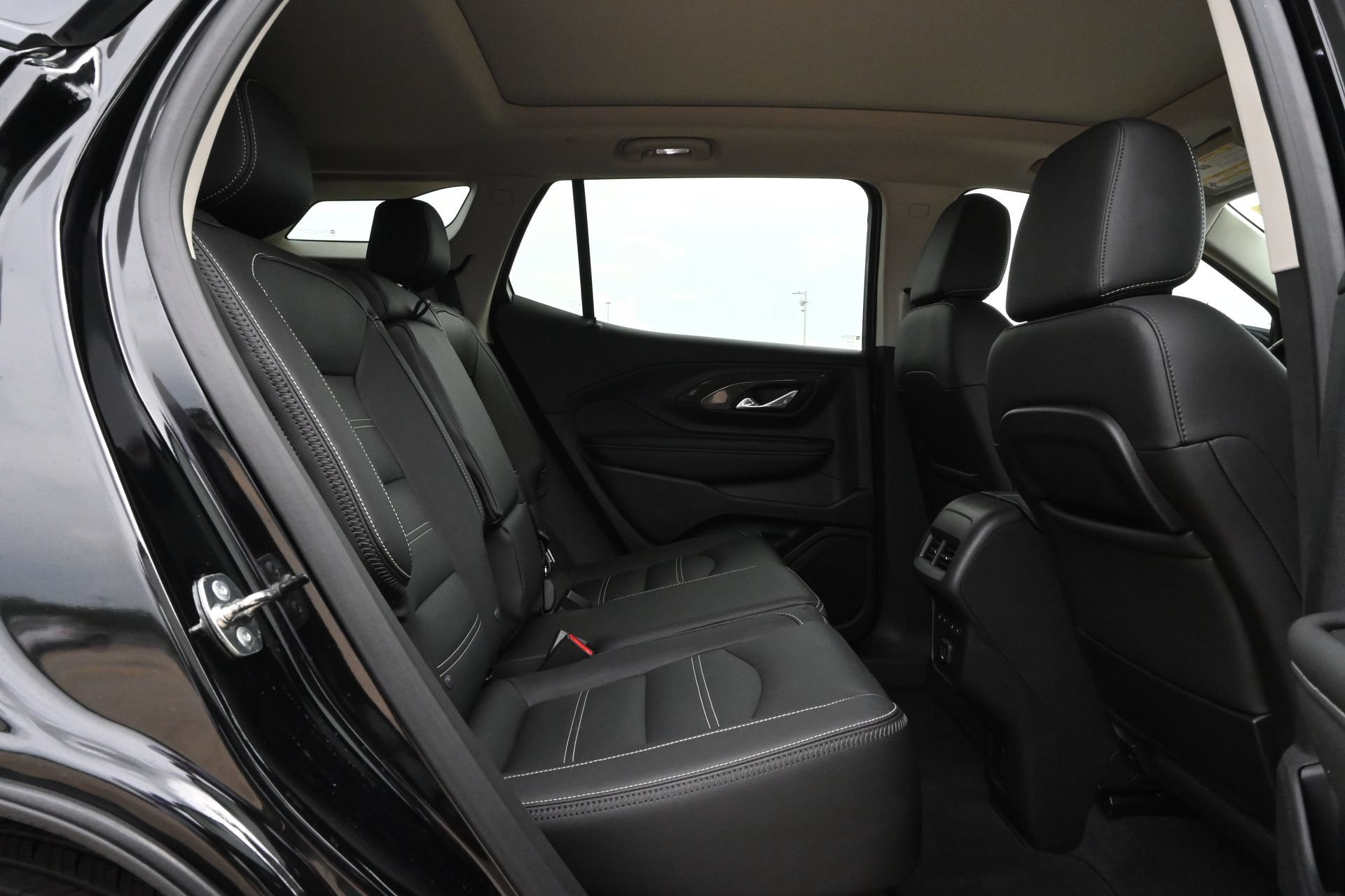 Used 2024 GMC Terrain Denali w/ Black Diamond Edition AWD/4WD image 21