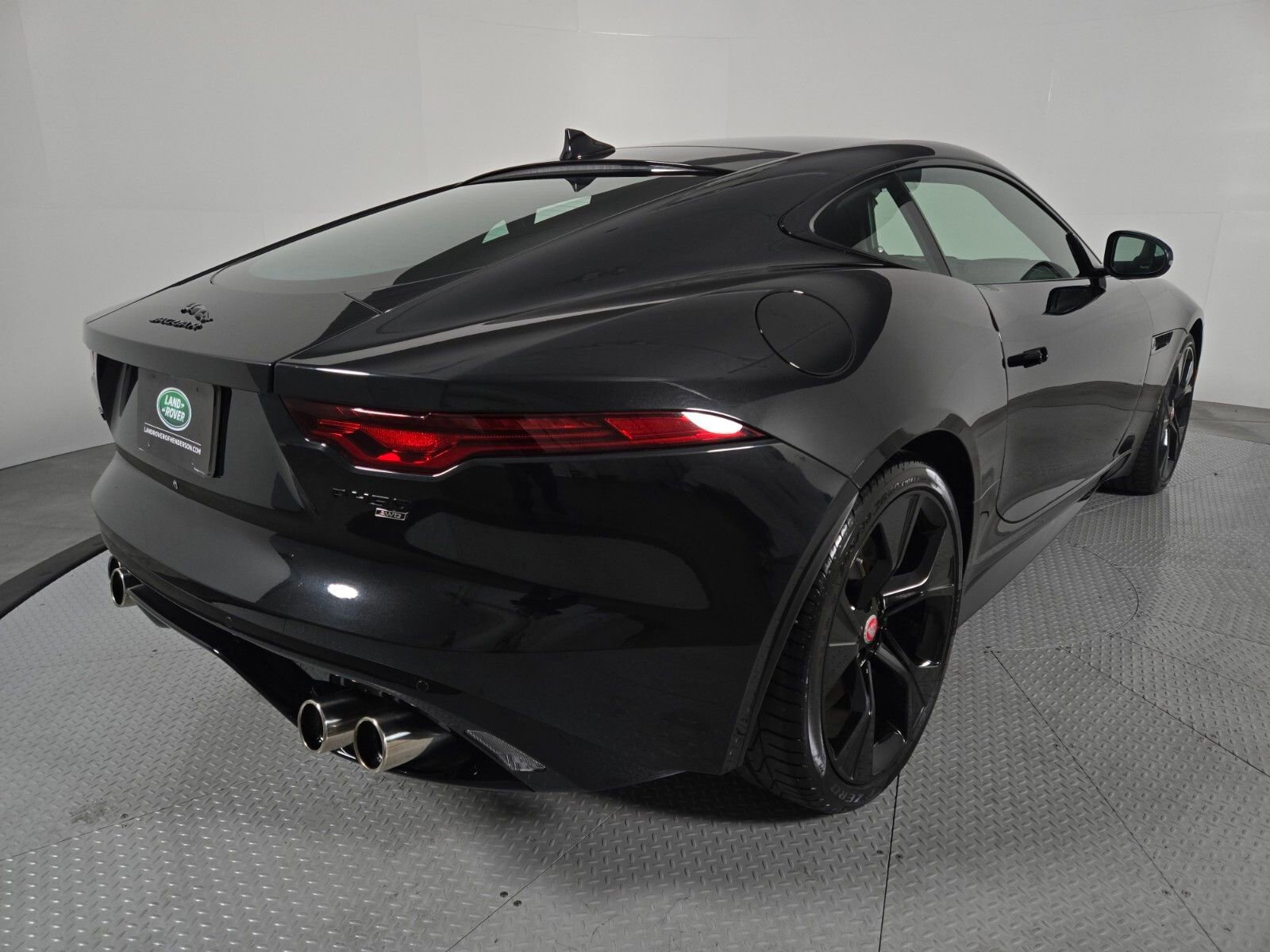 Used 2023 Jaguar F-TYPE R-Dynamic image 2