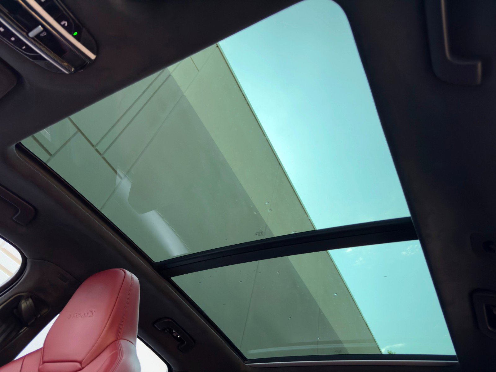 Used 2020 Porsche Cayenne Turbo image 12