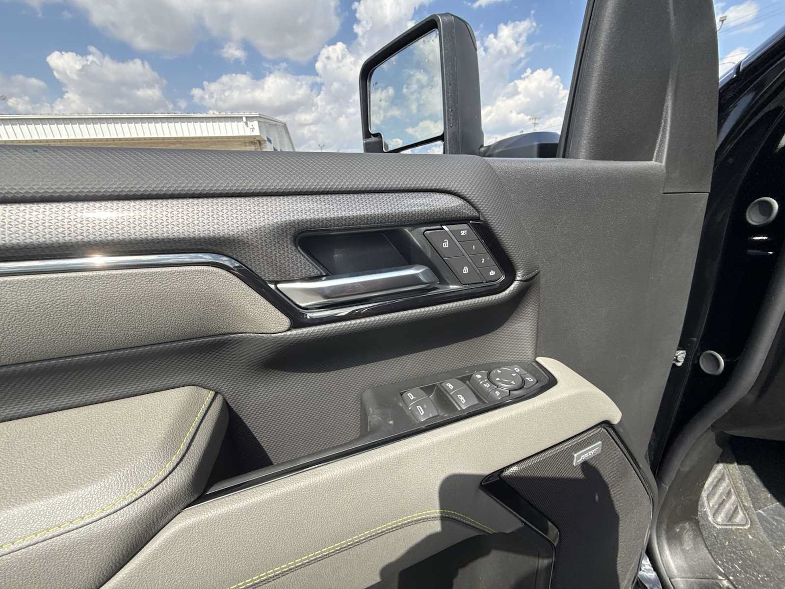 New 2026 Chevrolet Silverado 2500 ZR2 w/ LPO, Dark Essentials Package AWD/4WD image 15