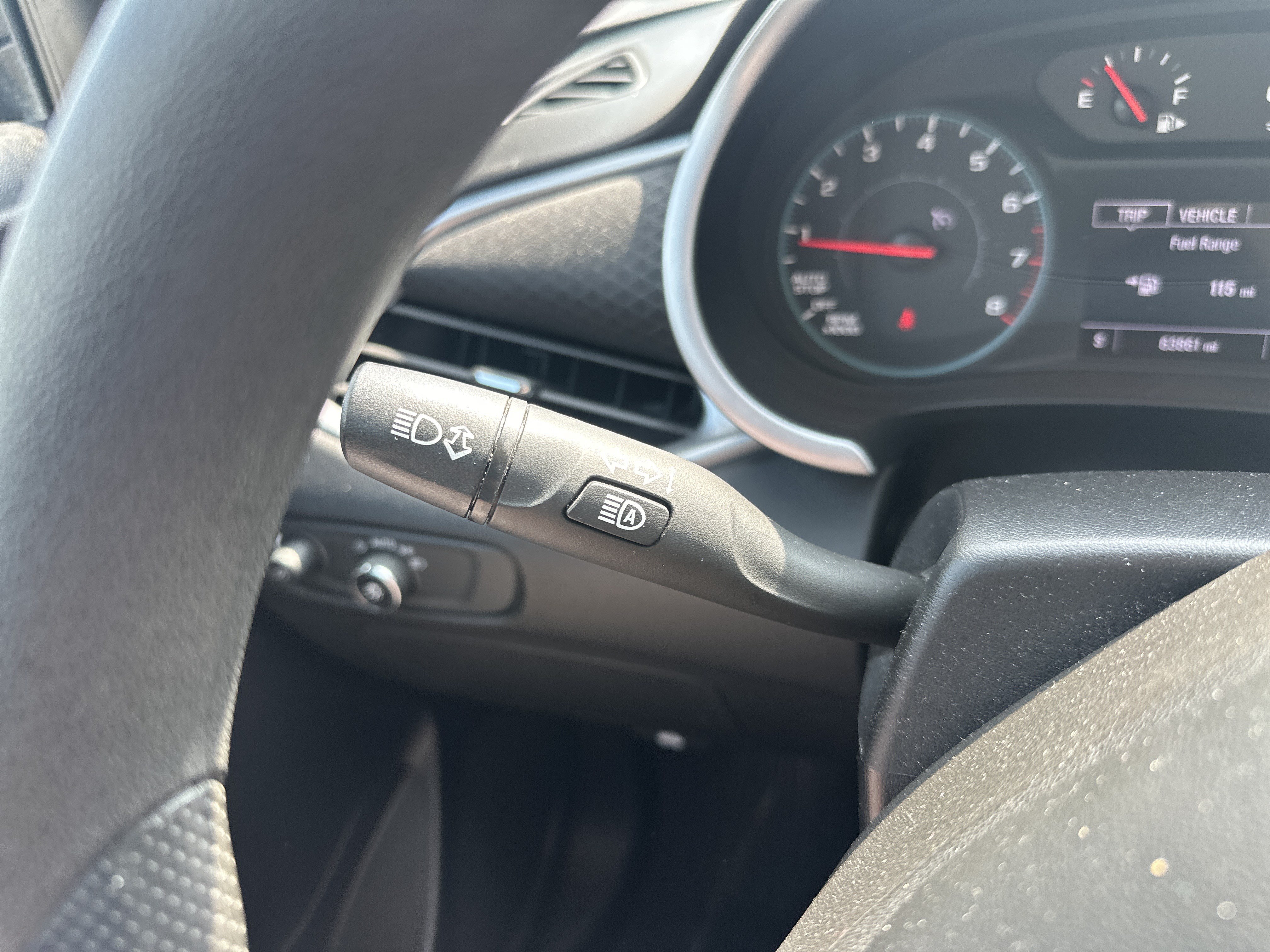 Used 2023 Chevrolet Malibu LT FWD image 22