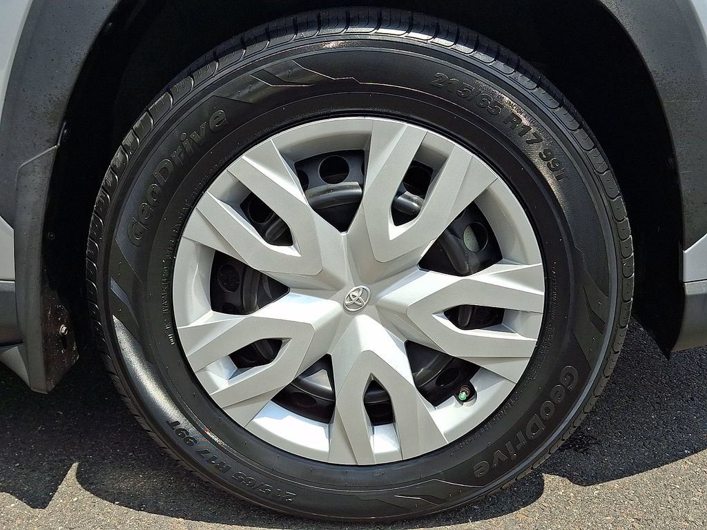 Used 2023 Toyota Corolla Cross L FWD image 6