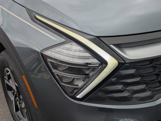 Used 2025 Kia Sportage LX AWD/4WD image 9