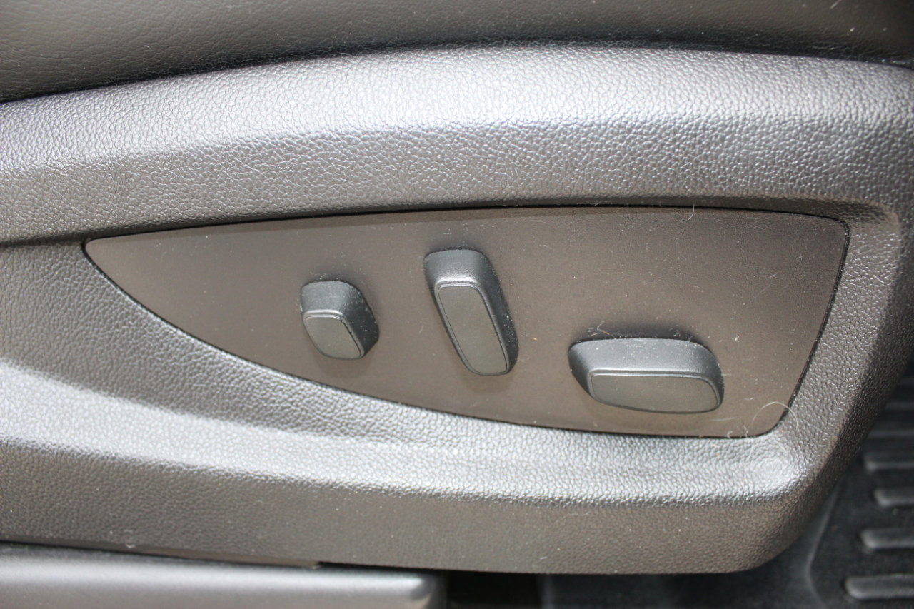 Used 2016 GMC Sierra 1500 Denali w/ Enhanced Driver Alert Package image 23