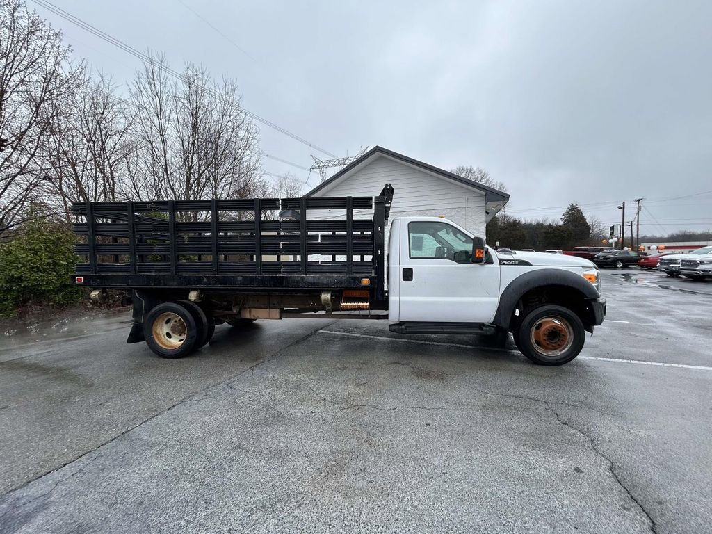 Used 2015 Ford F550 2WD Regular Cab Super Duty image 2