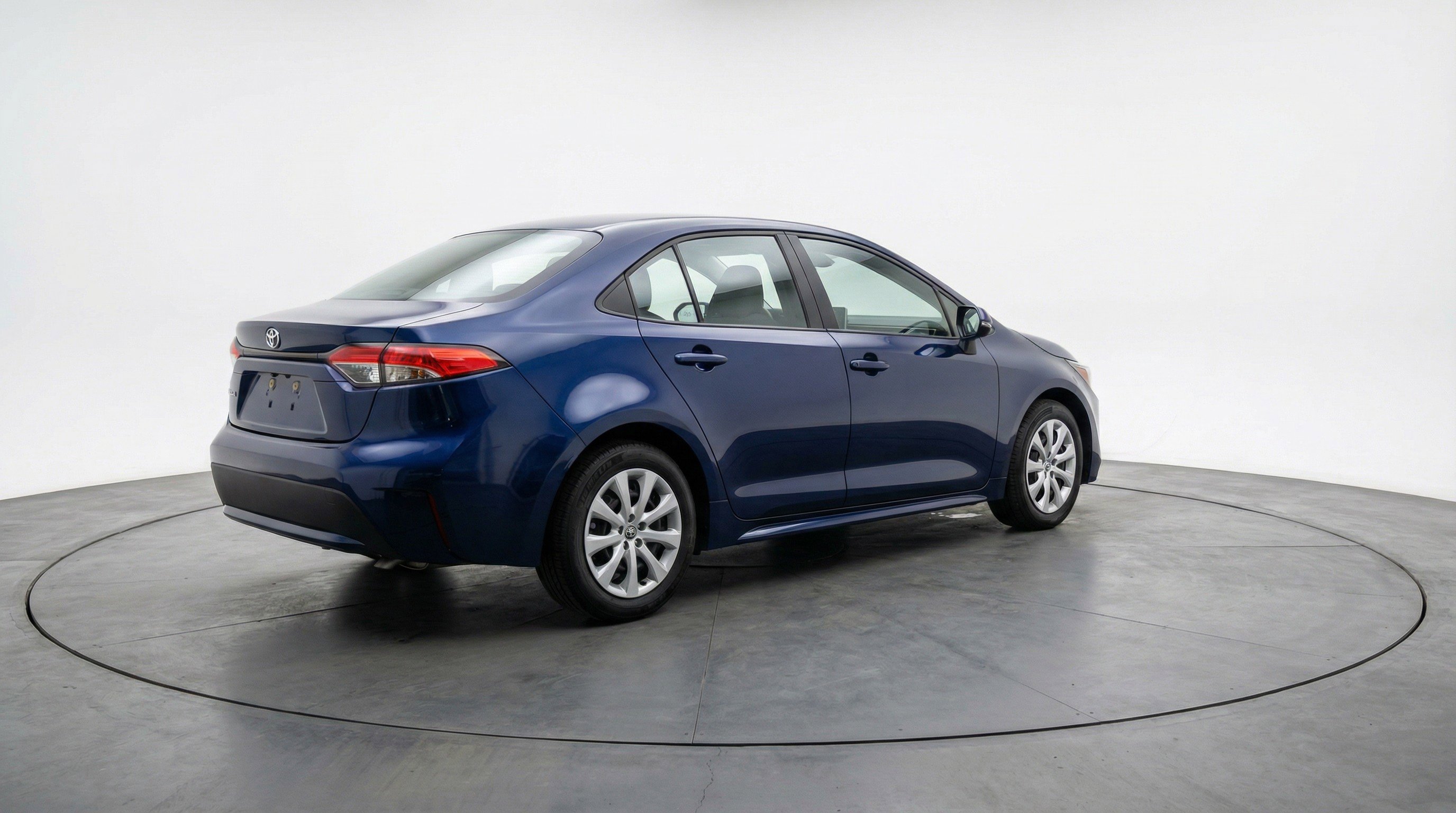 Used 2025 Toyota Corolla LE image 9