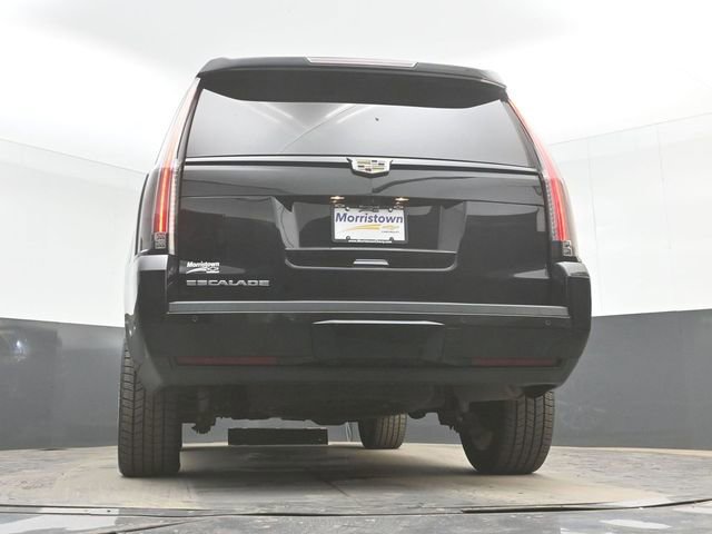 Used 2019 Cadillac Escalade Premium Luxury w/ Escalade Sport Edition AWD/4WD image 50