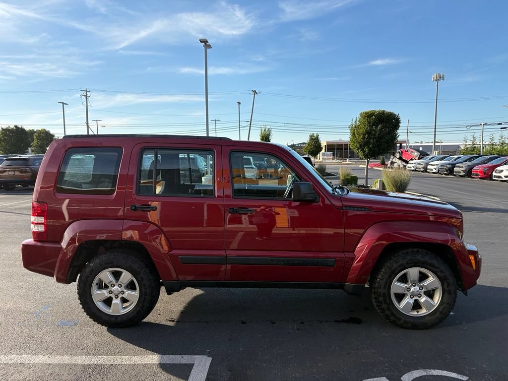 Used 2012 Jeep Liberty Sport AWD/4WD image 6