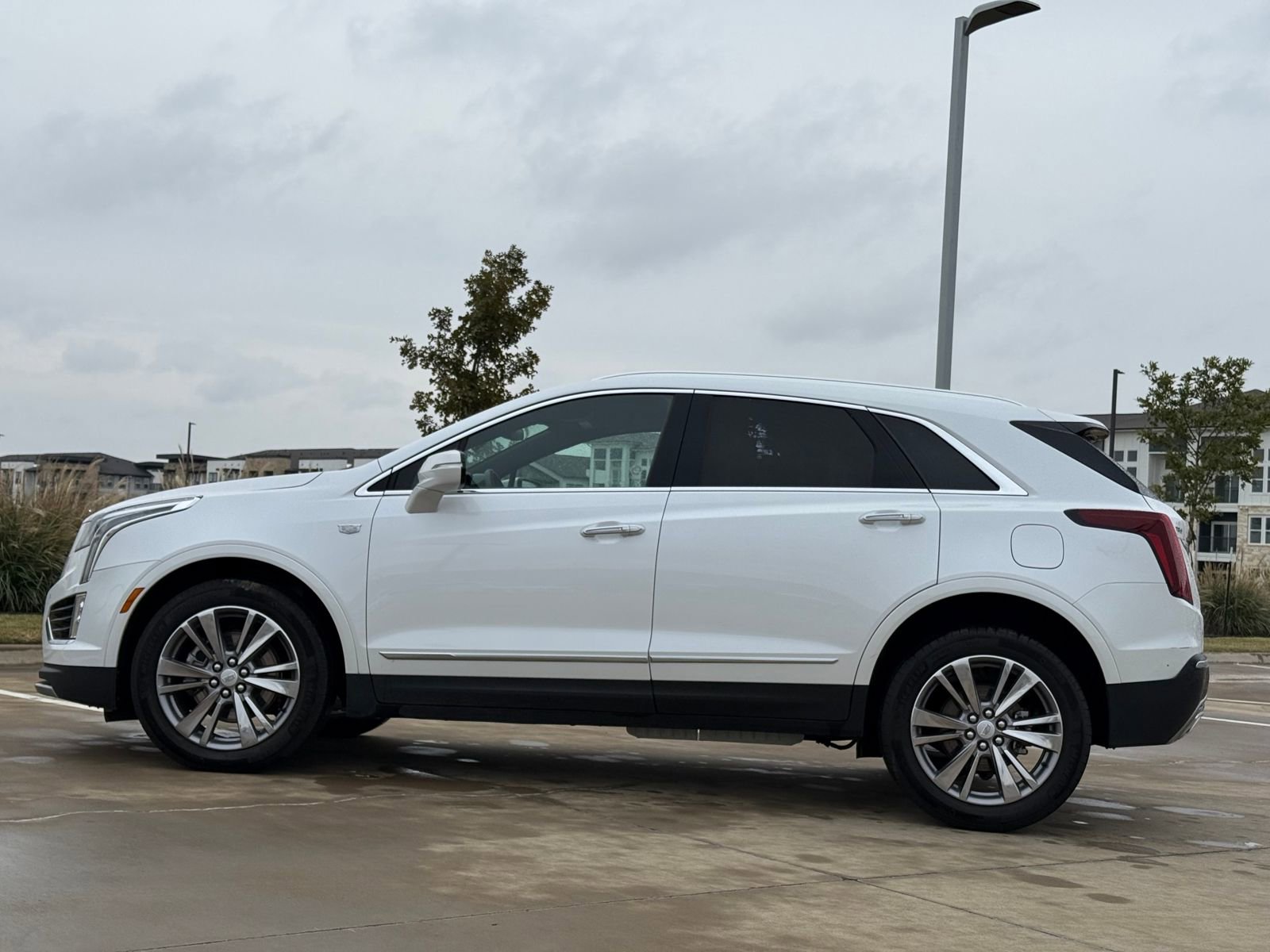 Certified 2025 Cadillac XT5 Premium Luxury image 4