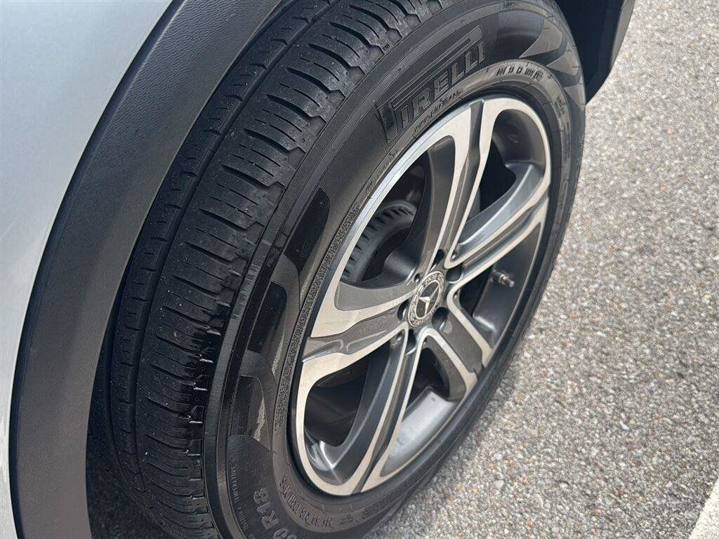 Used 2019 Mercedes-Benz GLC 300 4MATIC image 15