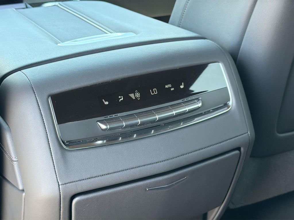 Certified 2025 Cadillac Escalade ESV Premium Luxury RWD image 26
