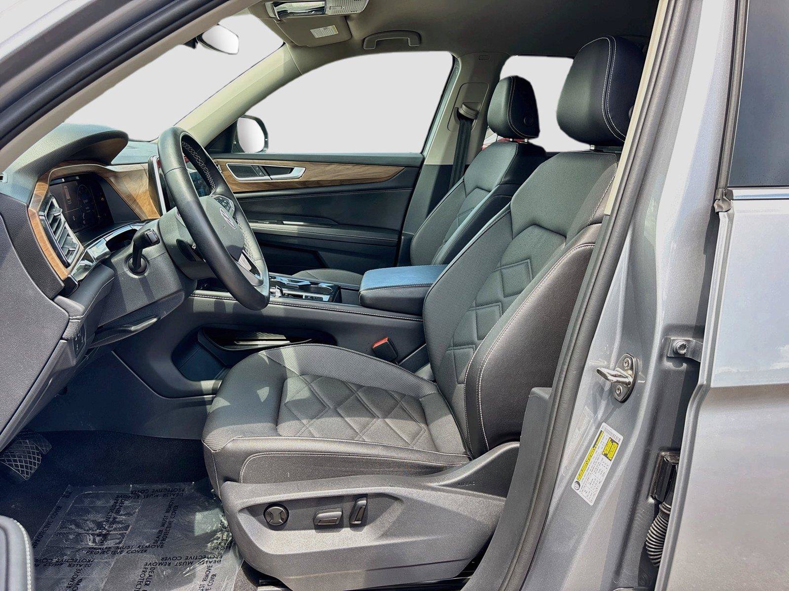 Used 2025 Volkswagen Atlas SE FWD image 20