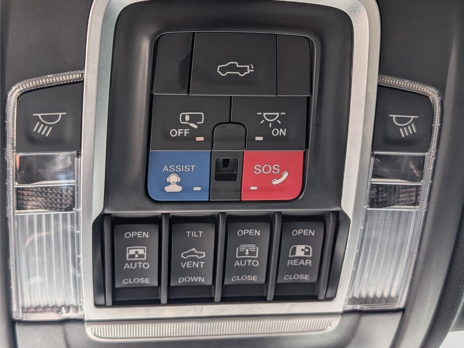 Used 2023 RAM 1500 Laramie AWD/4WD image 34