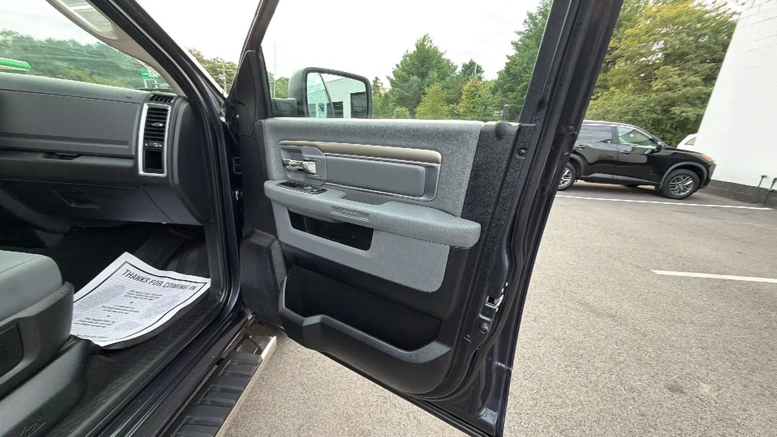 Used 2018 RAM 1500 Classic SLT AWD/4WD image 46