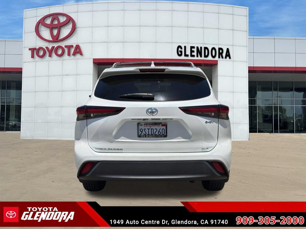 Certified 2025 Toyota Highlander XLE AWD/4WD image 9