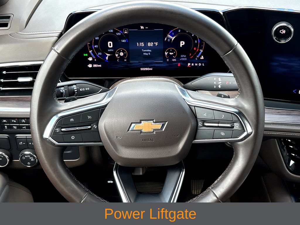 Used 2025 Chevrolet Suburban LT RWD image 12