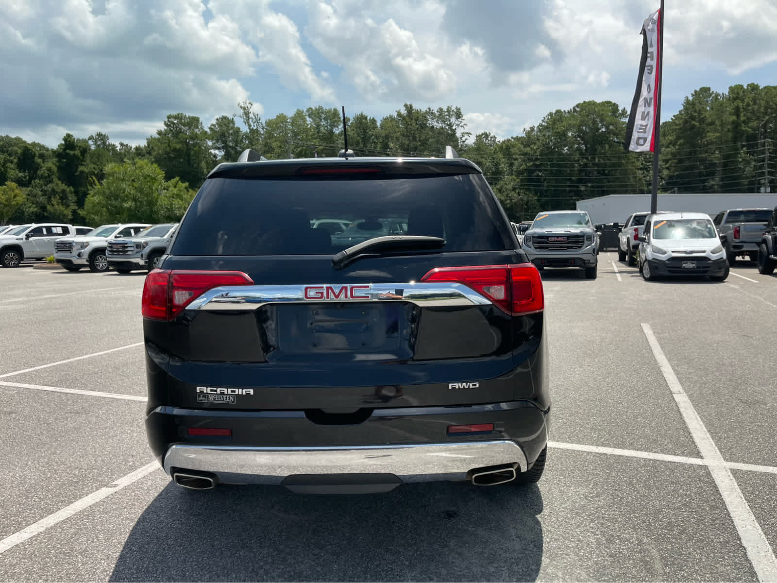 Used 2018 GMC Acadia Denali w/ Technology Package AWD/4WD image 6