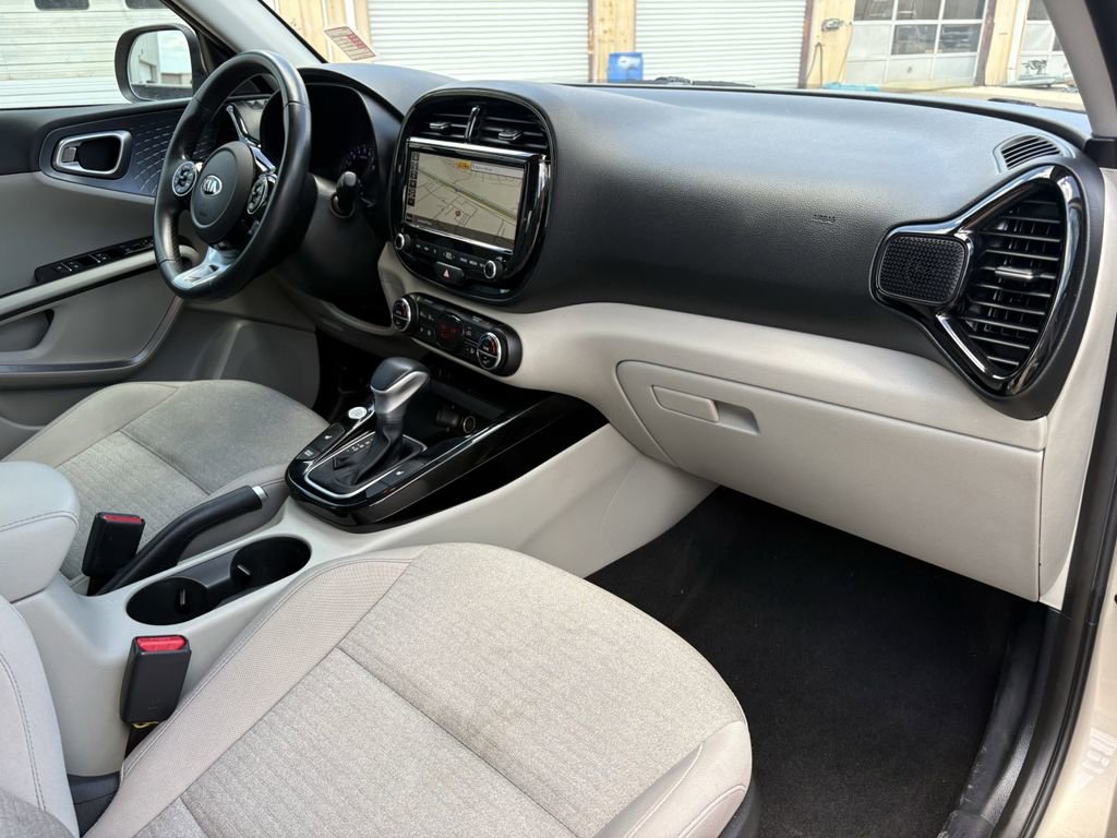 Used 2020 Kia Soul EX FWD image 25