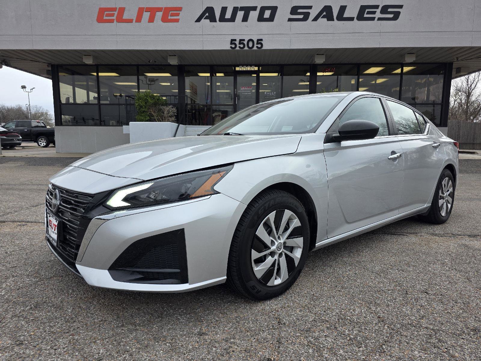 Used 2024 Nissan Altima 2.5 S image 1