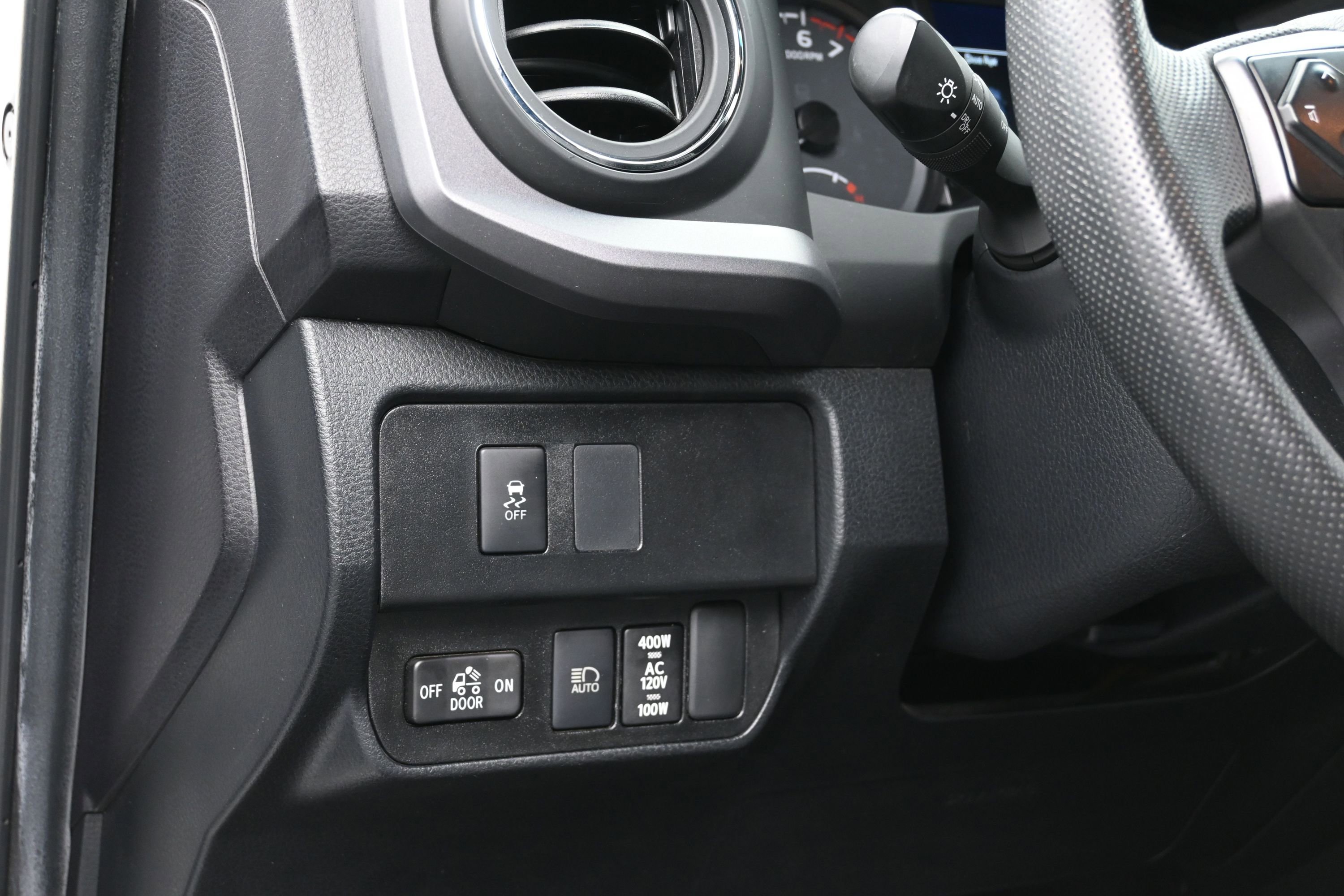 Used 2022 Toyota Tacoma TRD Off-Road AWD/4WD image 23