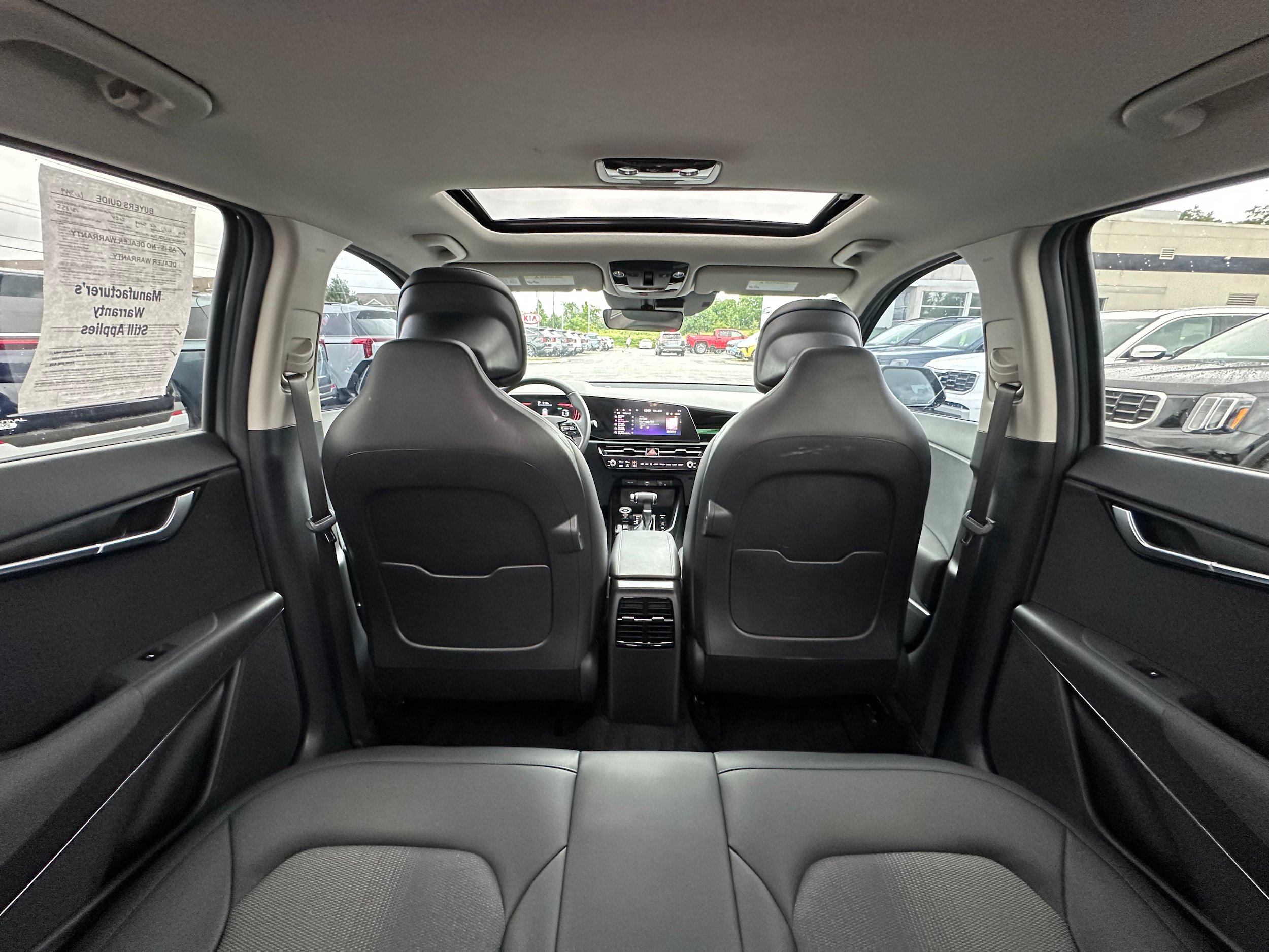 Used 2024 Kia Niro EX Touring FWD image 11