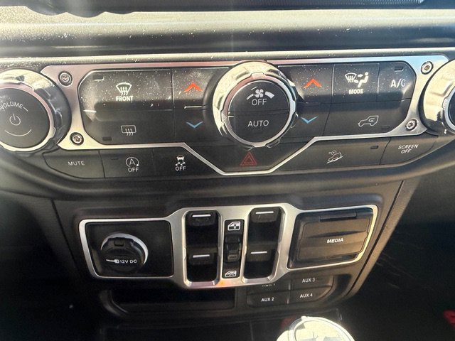 Used 2018 Jeep Wrangler Unlimited Sahara w/ LED Lighting Group image 18