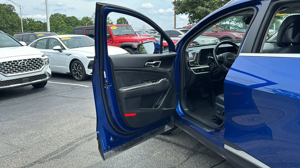 Used 2023 Kia Sportage EX image 11