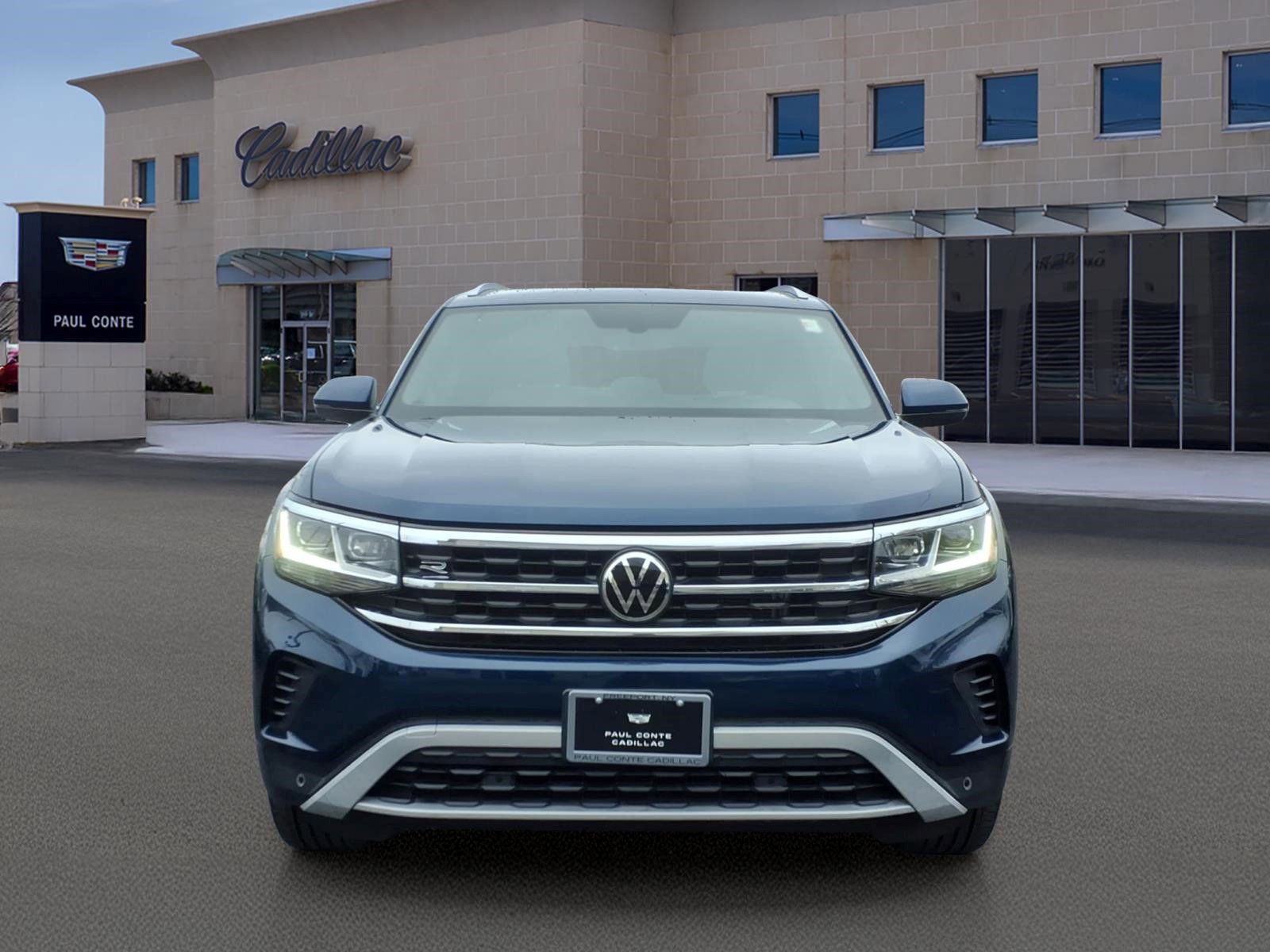 Used 2022 Volkswagen Atlas Cross Sport SE w/ Panoramic Sunroof Package AWD/4WD image 2
