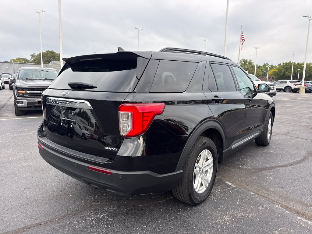 Used 2023 Ford Explorer XLT AWD/4WD image 7
