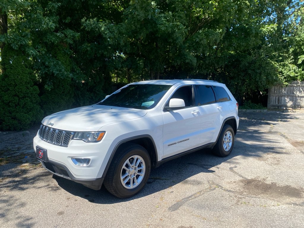 Used 2019 Jeep Grand Cherokee Laredo AWD/4WD image 1