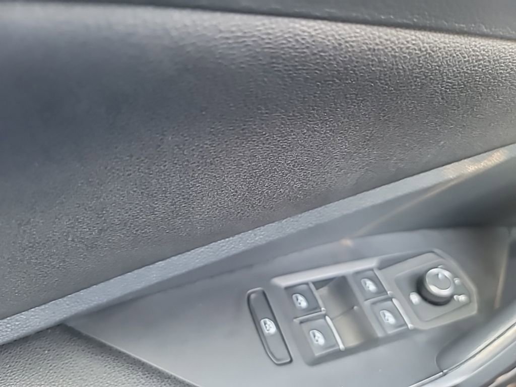 Used 2025 Volkswagen Jetta Sport FWD image 18