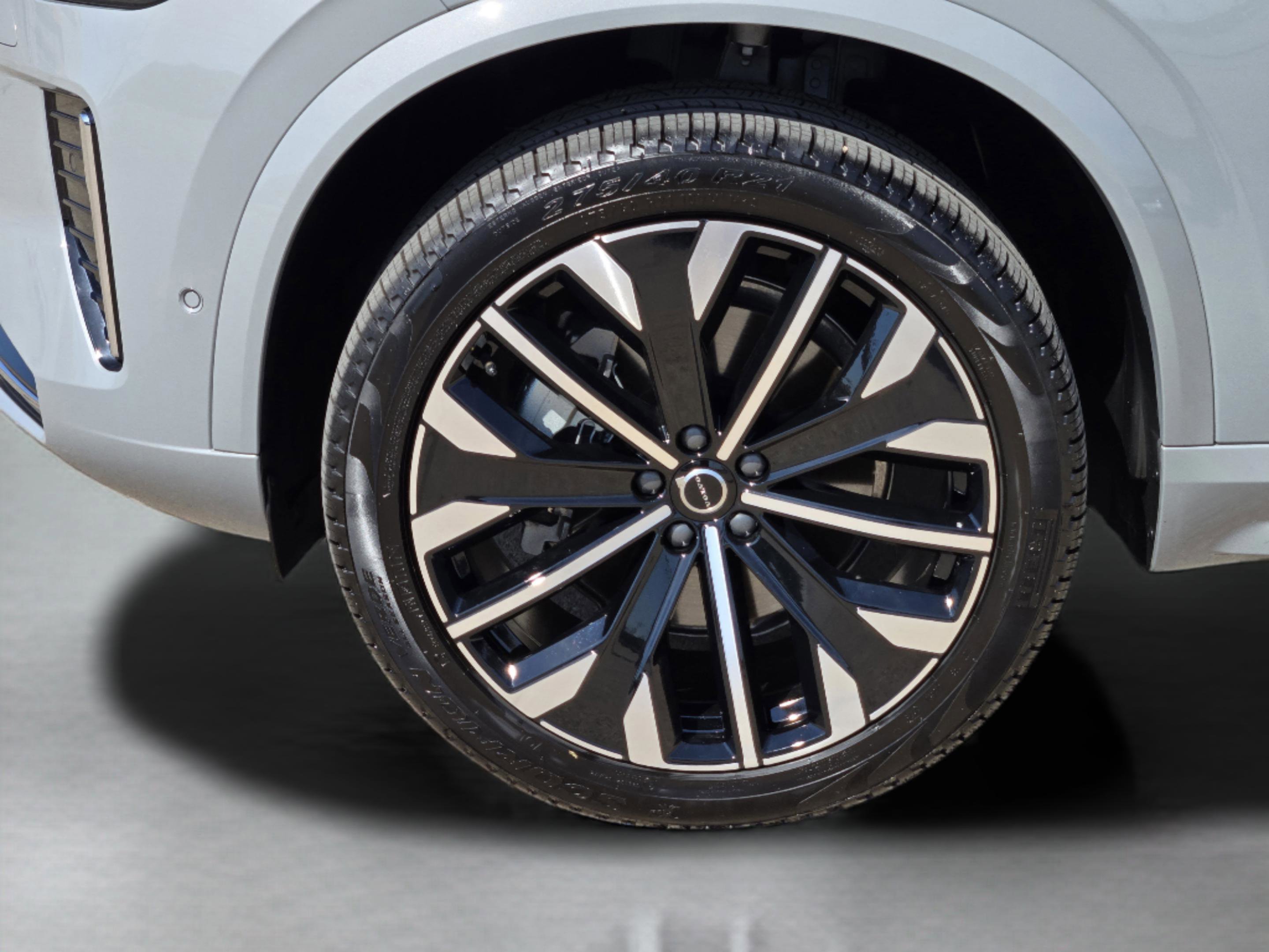 Used 2026 Volvo XC90 B6 Plus w/ Protection Package Premier AWD/4WD image 38