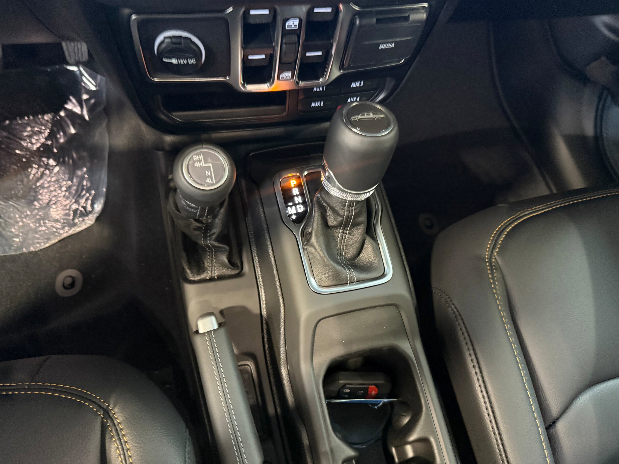 Used 2025 Jeep Gladiator Sport AWD/4WD image 24