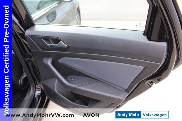 Used 2025 Volkswagen Jetta SE image 22