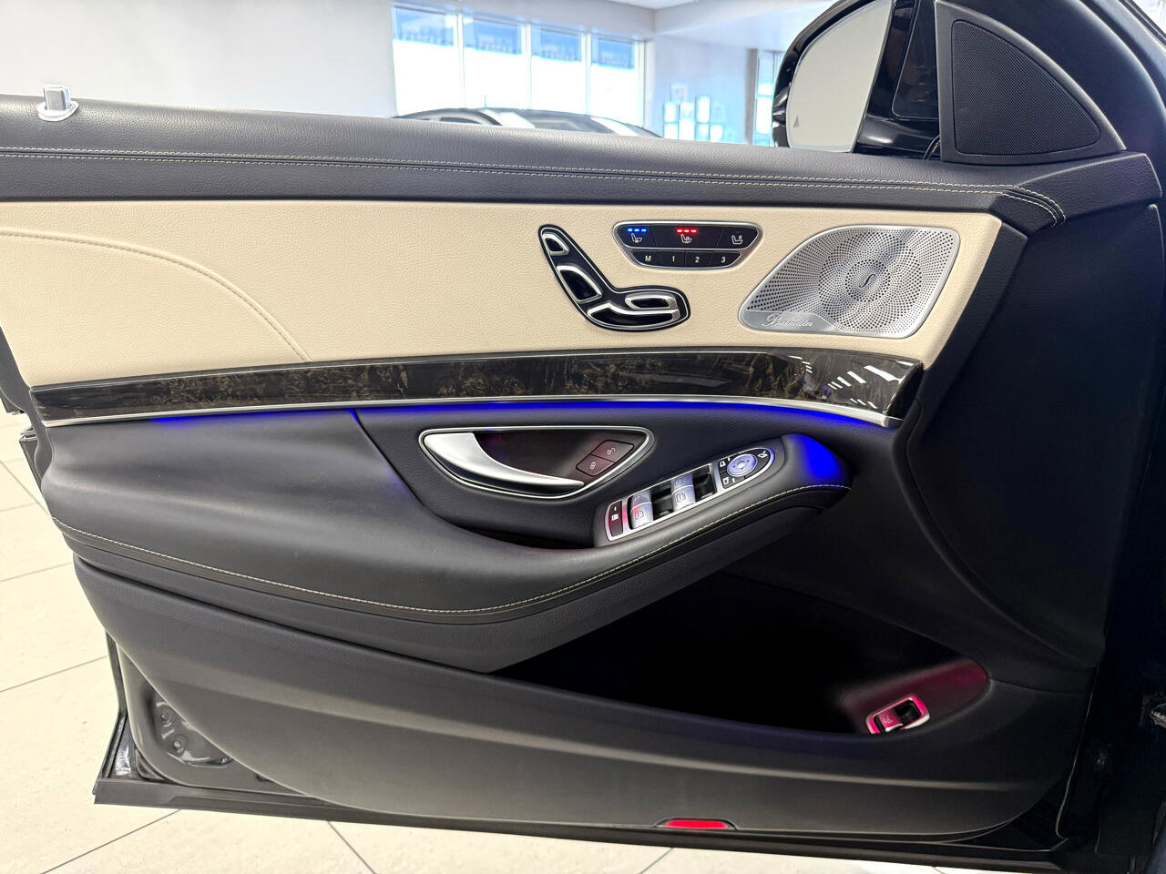 Used 2018 Mercedes-Benz S 560 4MATIC Sedan image 9