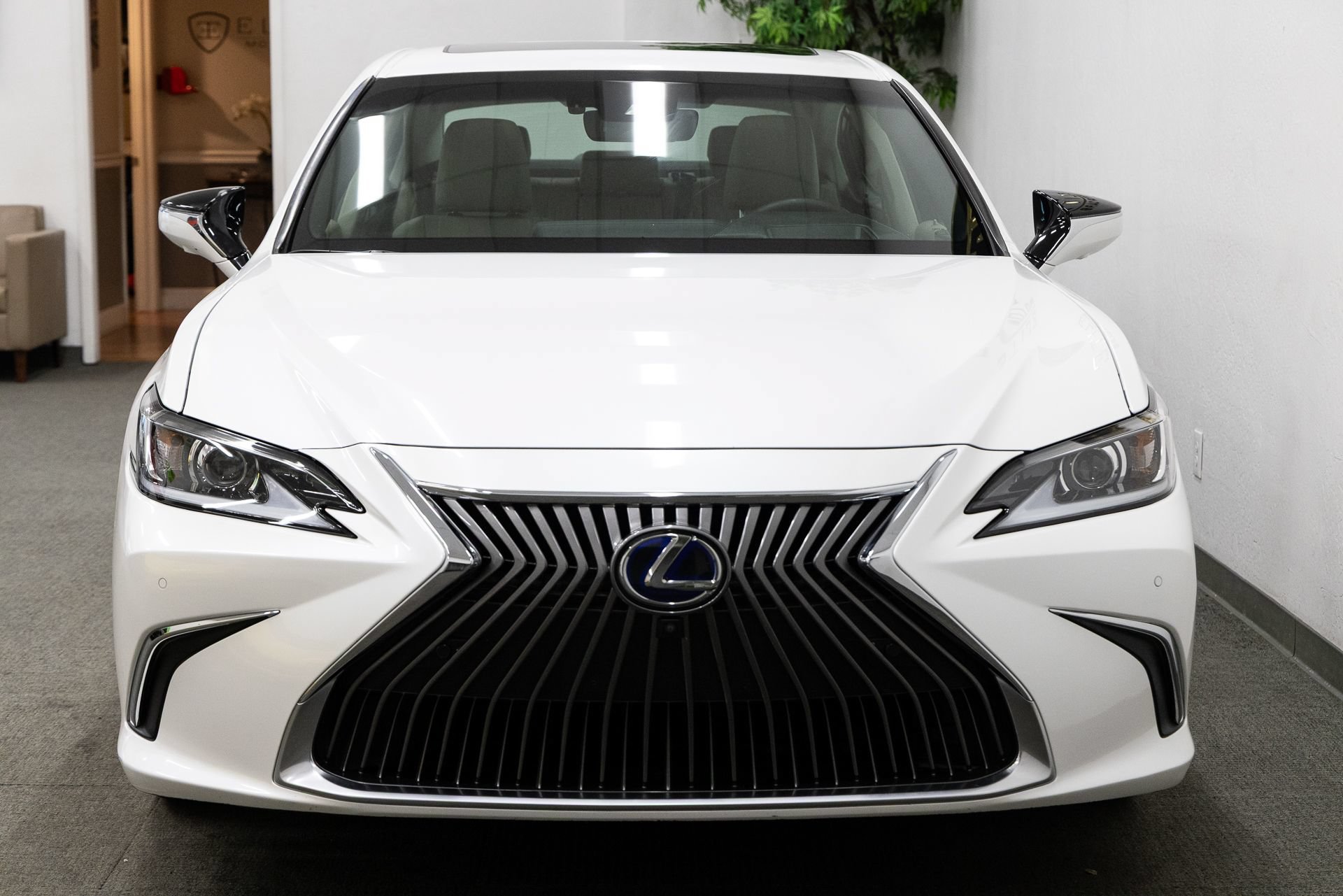 Used 2019 Lexus ES 300h FWD image 12
