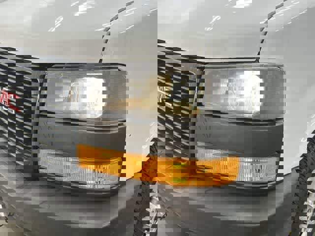 Used 2018 GMC Savana 2500 image 29