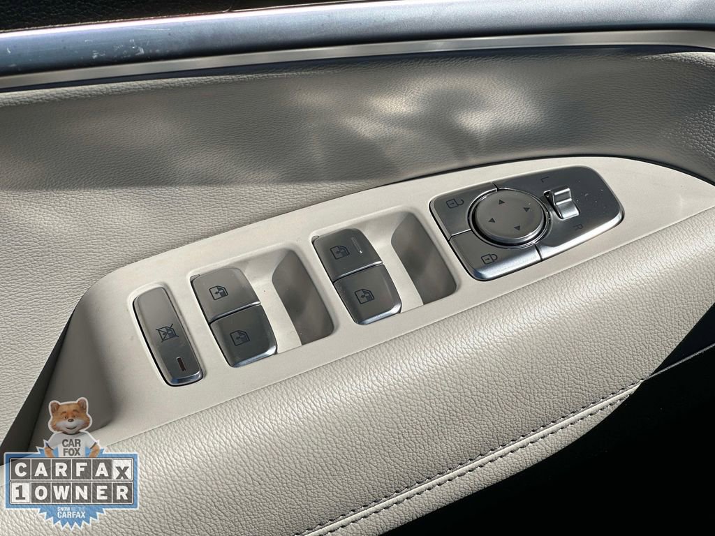 Used 2025 Genesis G70 2.5T image 19