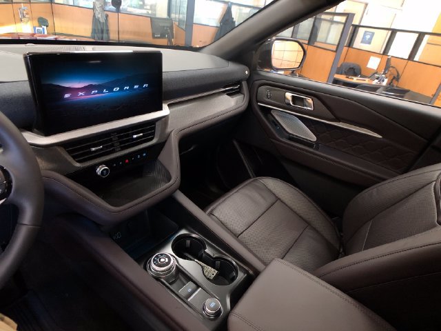 New 2027 Ford Explorer Platinum w/ 3.0L Ultimate Package AWD/4WD image 18