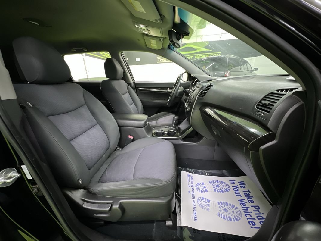 Used 2012 Kia Sorento LX w/ Convenience Pkg FWD image 27
