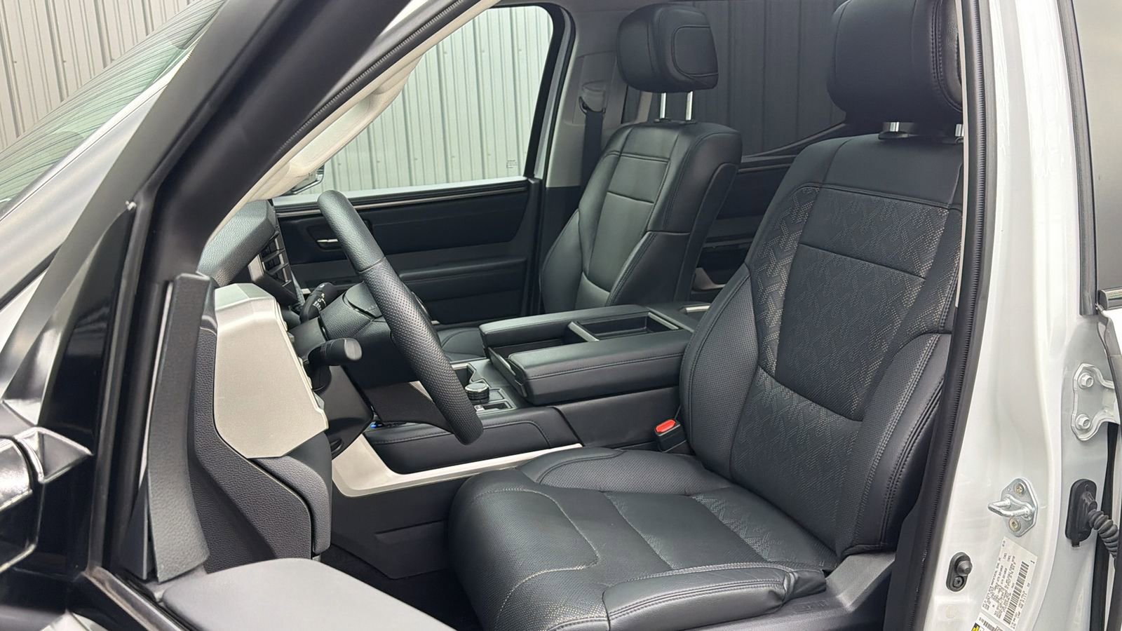 Used 2024 Toyota Tundra Limited image 32