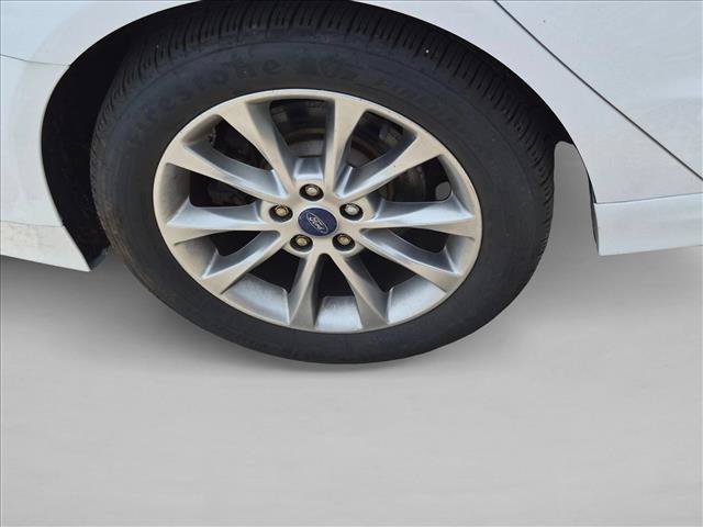 Used 2017 Ford Fusion SE FWD image 10