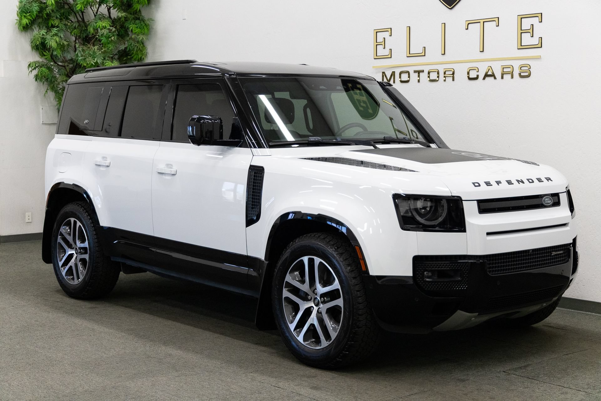 Used 2022 Land Rover Defender 110 X-Dynamic HSE AWD/4WD image 9
