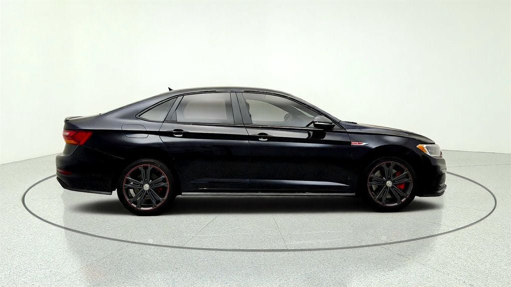 Used 2019 Volkswagen Jetta GLI FWD image 4