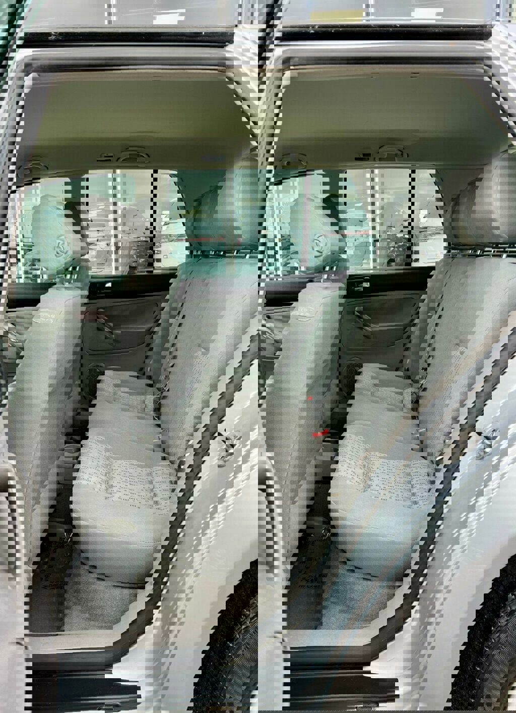 Used 2005 Volkswagen Golf GL image 14