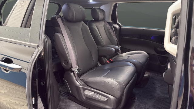 Used 2026 Kia Carnival SX Prestige FWD image 25