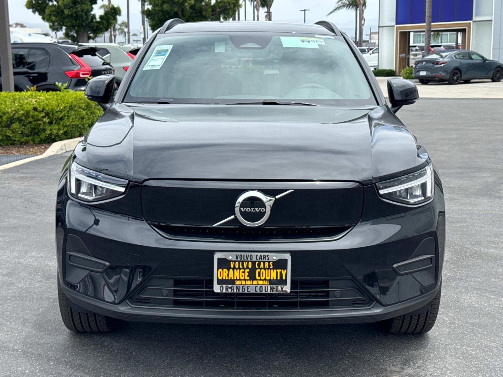 New 2025 Volvo EX40 Core w/ Climate Package image 2